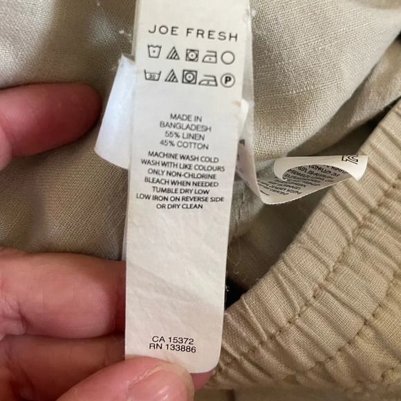 Women’s Joe Fresh beige colored linen blend shorts size Small - Picture 4 of 4